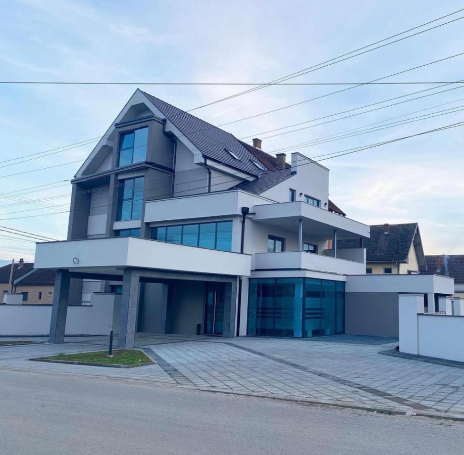 Villa Miss Bogatic ภายนอก รูปภาพ
